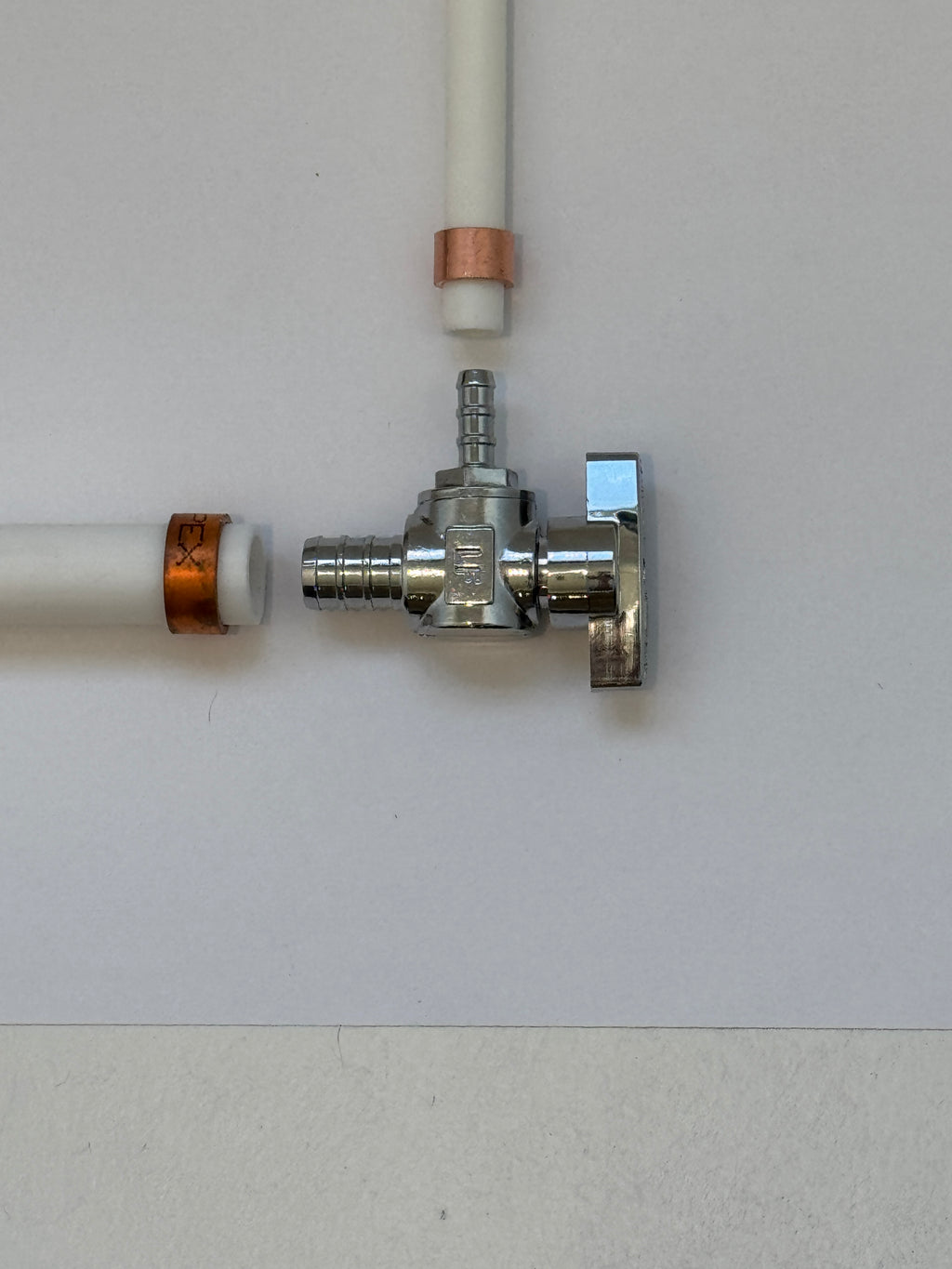 theSureValve – 1/4" PEX Angle Stop Valve